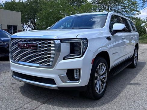 Used 2021 GMC Yukon XL Denali AWD/4WD image 2