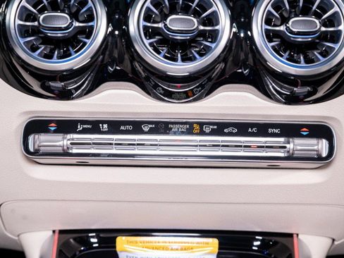 New 2026 Mercedes-Benz GLB 250 4MATIC image 19