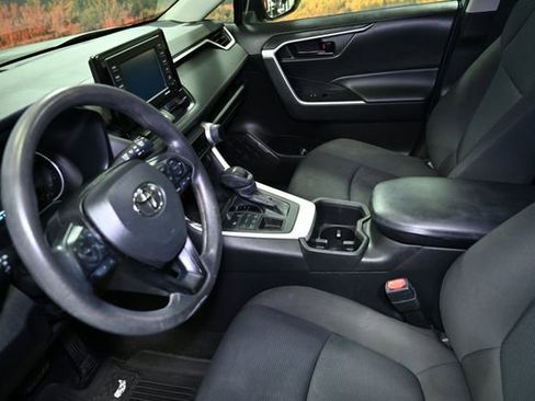 Used 2022 Toyota RAV4 LE image 20