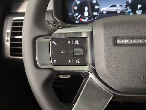 Used 2025 Land Rover Discovery Dynamic SE image 15