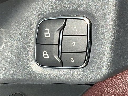 Used 2024 Ford Expedition Limited image 12