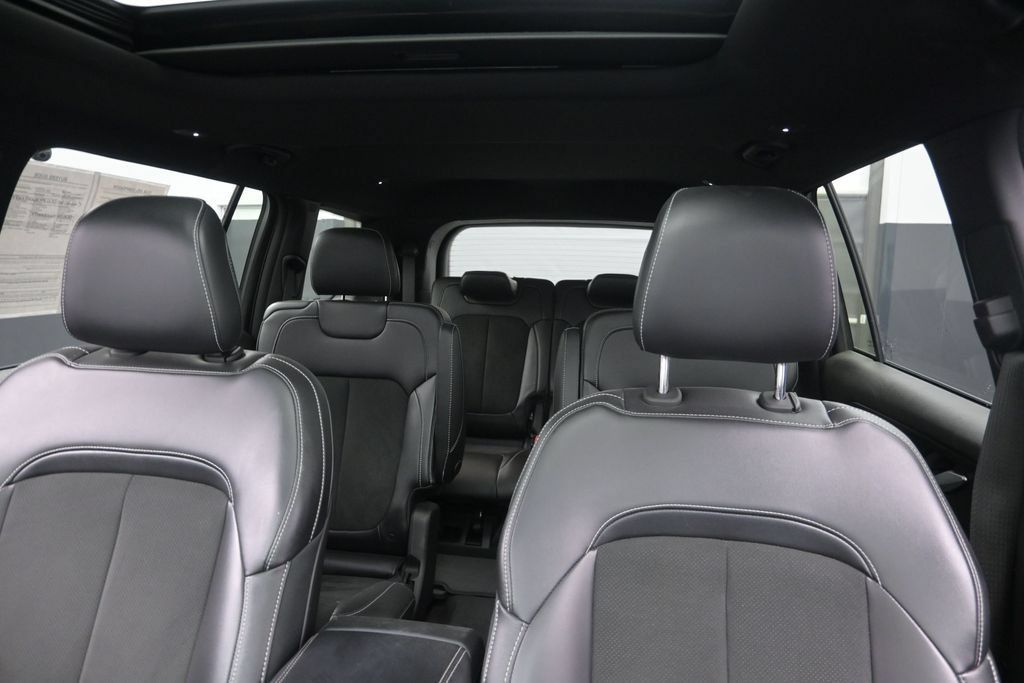 Used 2023 Jeep Grand Cherokee L Laredo AWD/4WD image 16