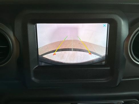 Certified 2022 Jeep Wrangler Unlimited Sport AWD/4WD image 18
