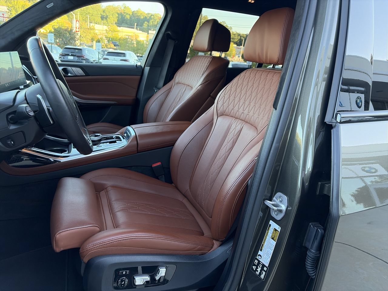 Used 2026 BMW X7 M60i AWD/4WD image 14