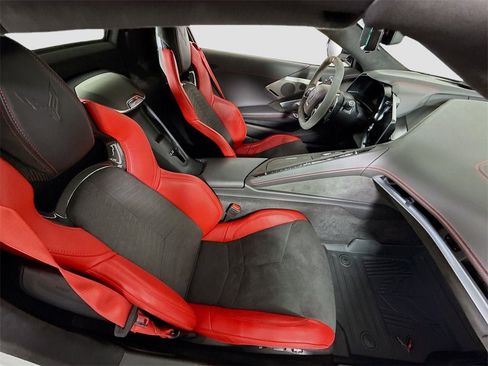 Used 2023 Chevrolet Corvette w/ Z51 Performance Package image 20