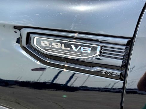 Used 2024 GMC Sierra 1500 Elevation w/ Elevation Premium Package AWD/4WD image 3