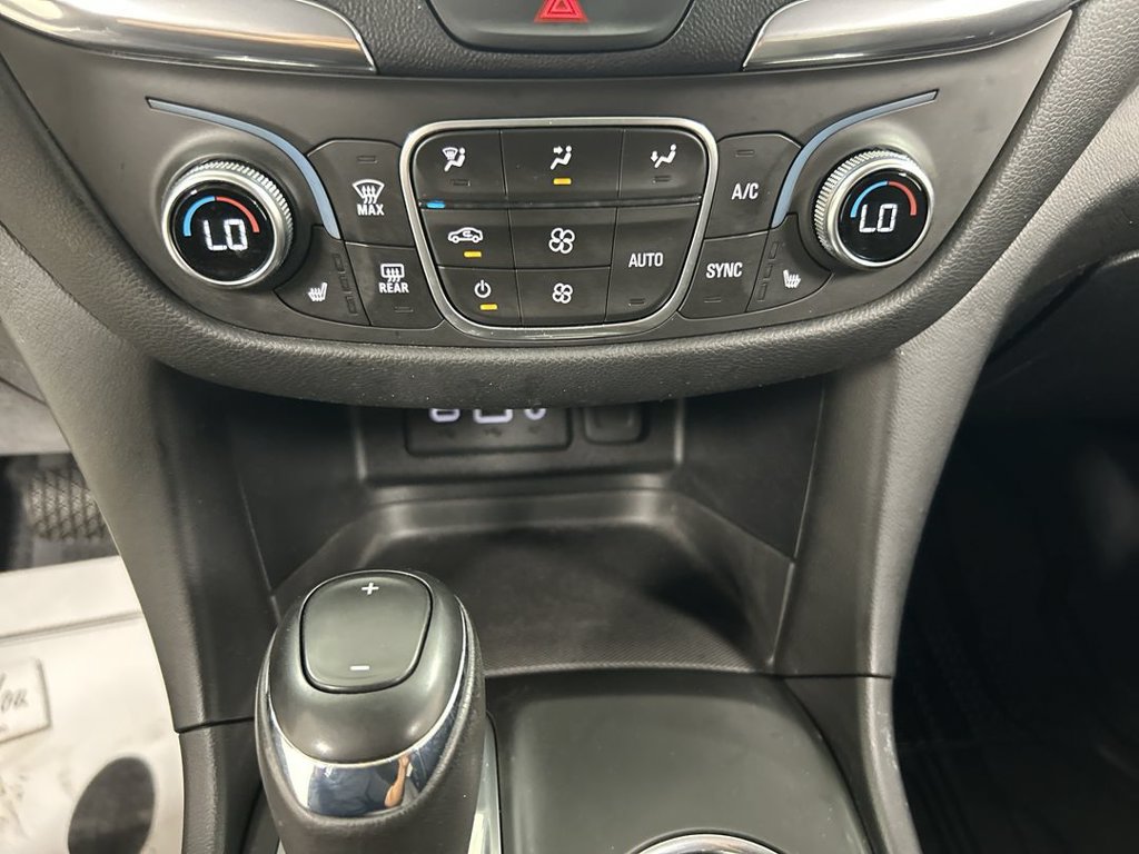 Used 2019 Chevrolet Equinox LT AWD/4WD image 16