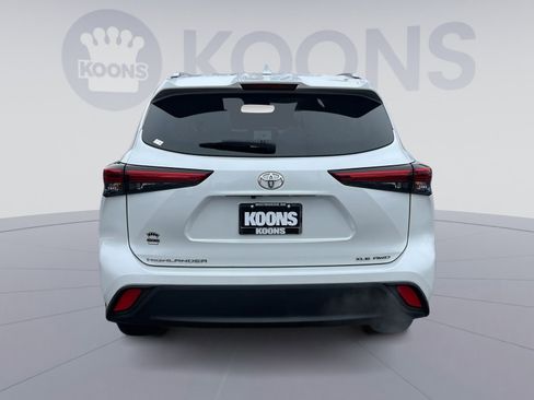 Used 2023 Toyota Highlander XLE image 5