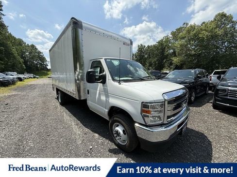 New 2026 Ford E-450 and Econoline 450 Super Duty w/ Driver's Safety Package image 3