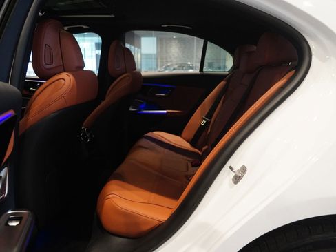 Used 2025 Mercedes-Benz C 300 4MATIC Sedan image 15