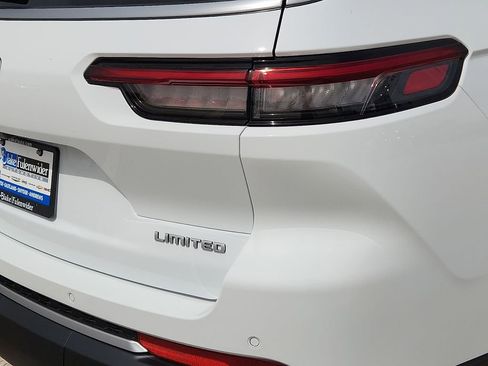 New 2026 Jeep Grand Cherokee L Limited RWD image 10