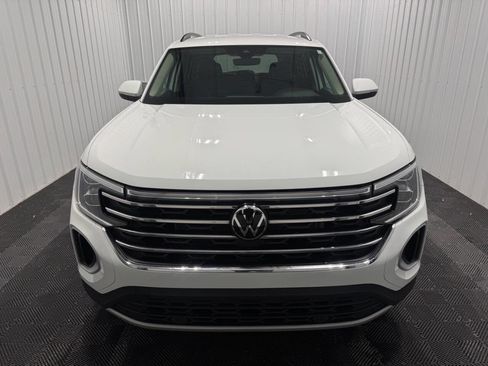 Used 2024 Volkswagen Atlas SE image 3