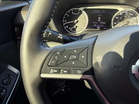 Used 2020 Nissan Sentra SR w/ Premium Package FWD image 21