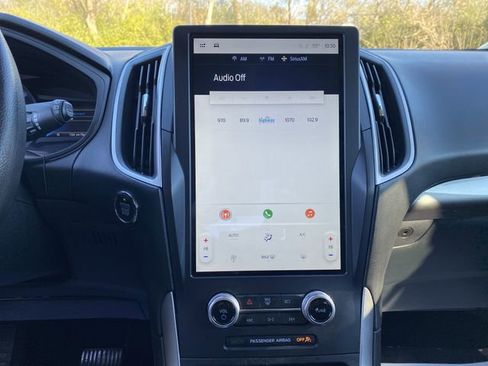 Certified 2022 Ford Edge SE w/ Black Appearance Package image 16