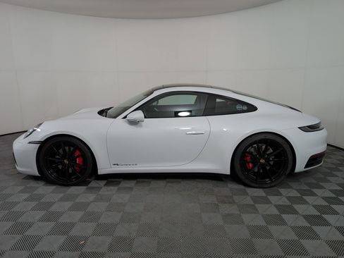 Certified 2022 Porsche 911 Carrera 4S image 2