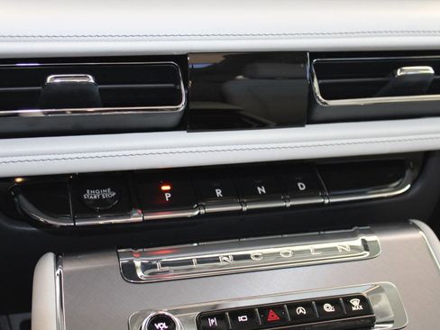 Used 2025 Lincoln Aviator 2WD image 18