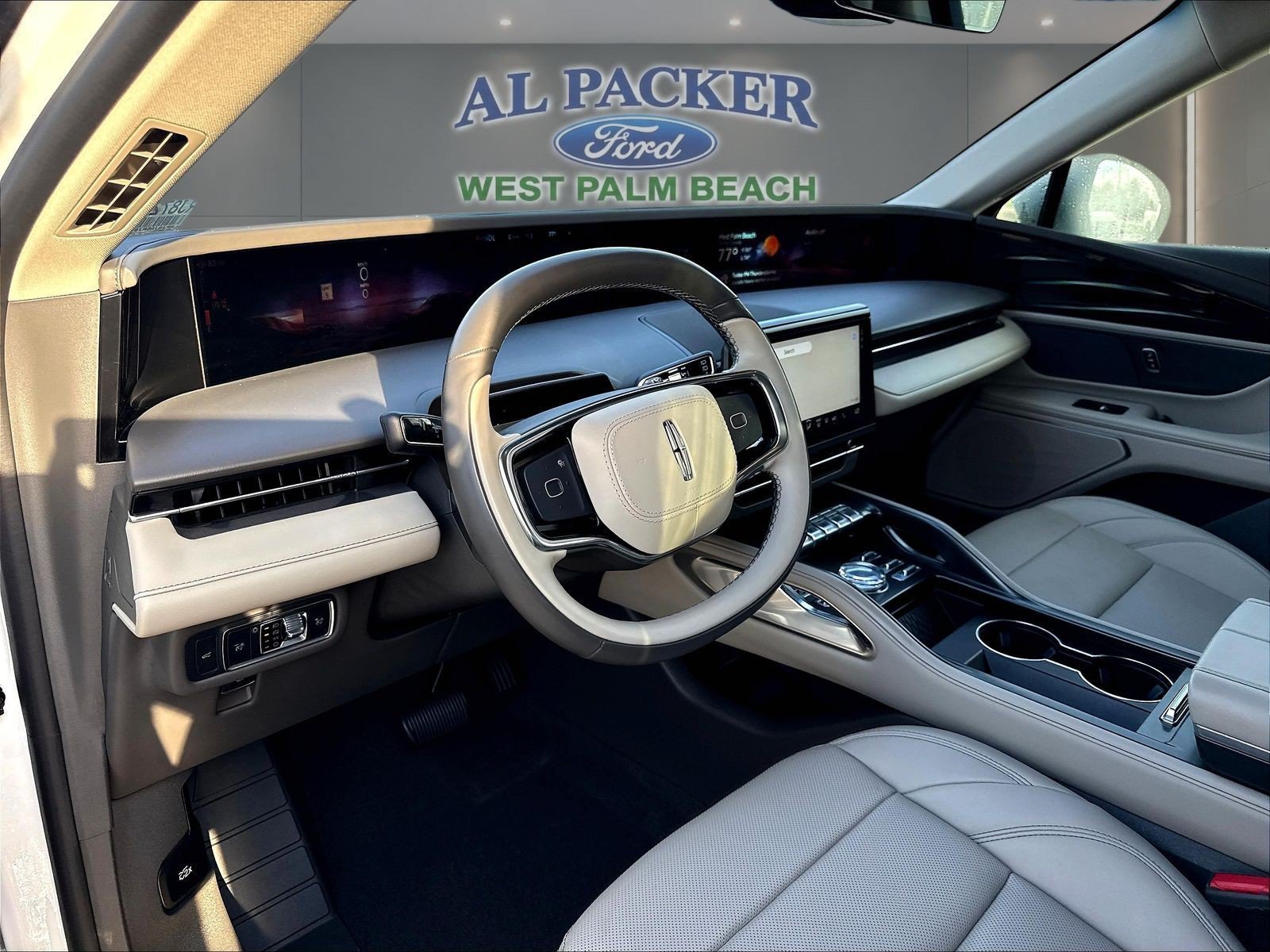 Used 2024 Lincoln Nautilus Premier AWD/4WD image 18
