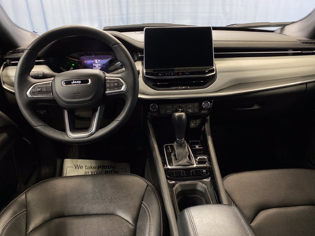Certified 2025 Jeep Compass Limited AWD/4WD image 31