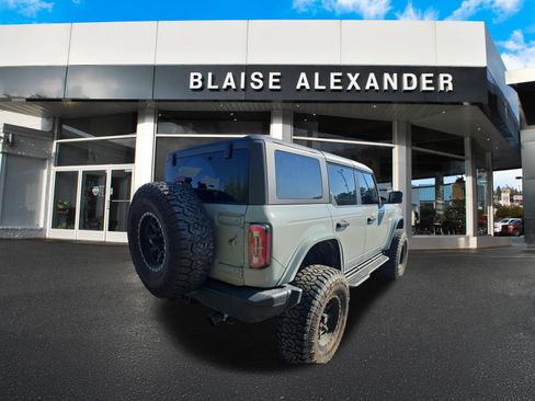 Used 2023 Ford Bronco Badlands w/ Sasquatch Package AWD/4WD image 3