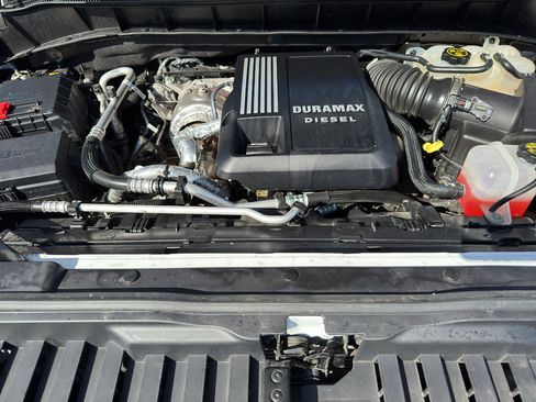 Used 2022 Chevrolet Silverado 1500 LTZ w/ Technology Package image 32