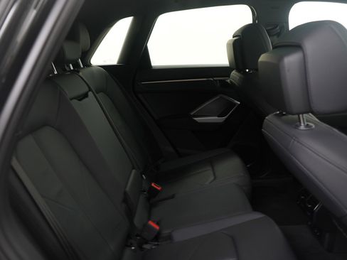 Used 2025 Audi Q3 2.0T Premium image 12