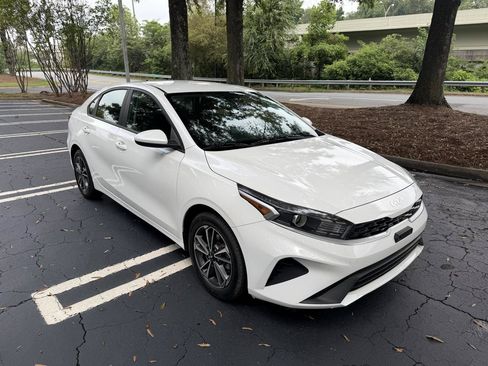 Used 2023 Kia Forte LXS FWD image 3