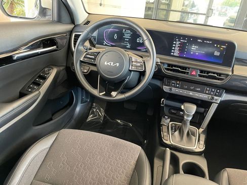 Used 2025 Kia Seltos S image 35