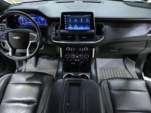 Used 2022 Chevrolet Suburban LT w/ Luxury Package image 13
