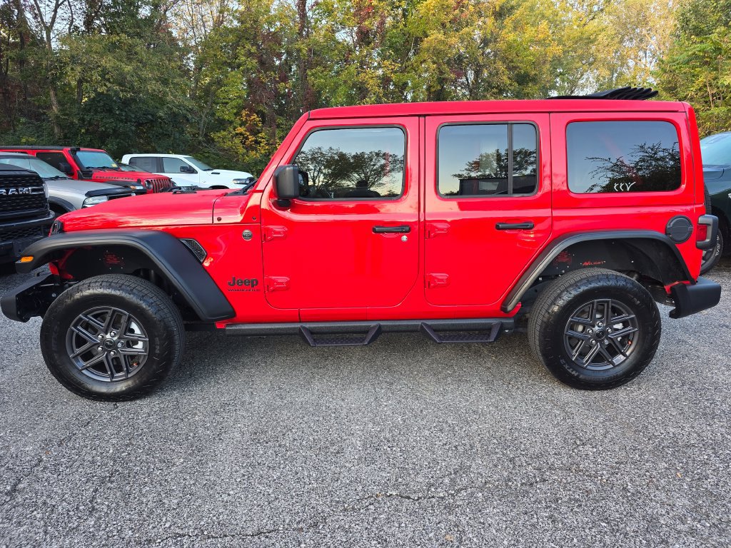 Used 2024 Jeep Wrangler Unlimited Sport AWD/4WD image 3