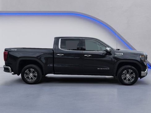 Used 2026 GMC Sierra 1500 SLT AWD/4WD image 12