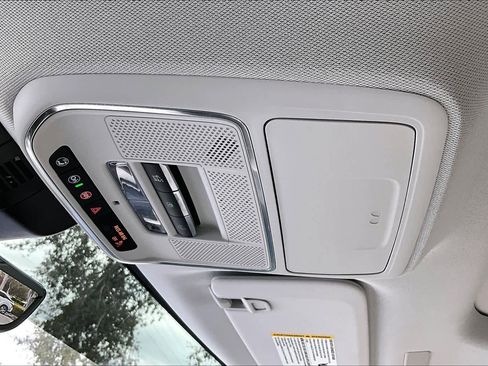 Used 2025 Buick Enclave Avenir w/ Super Cruise Package image 31