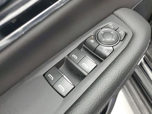 Used 2025 GMC Yukon XL Denali AWD/4WD image 22