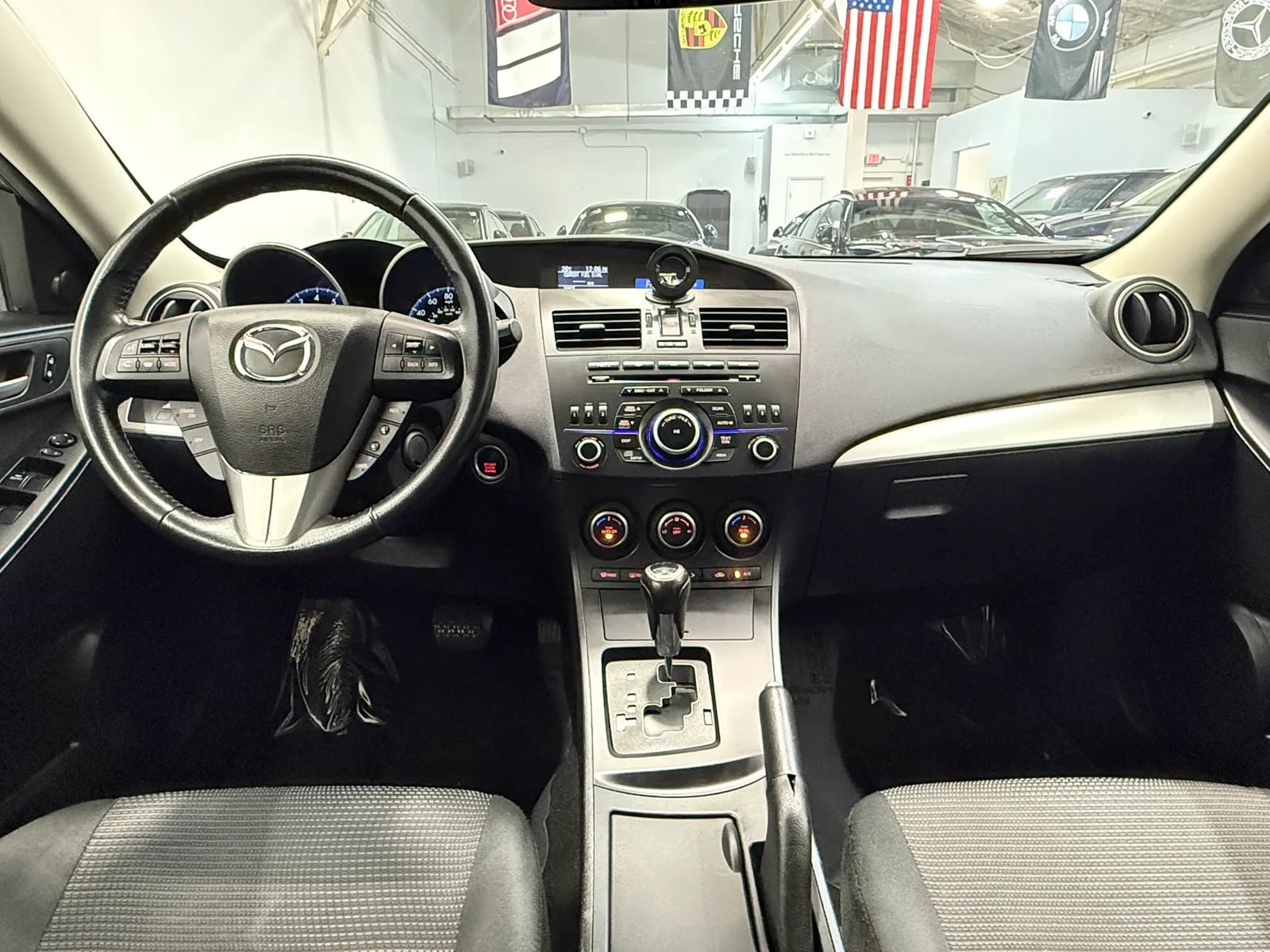 Used 2013 MAZDA MAZDA3 i Touring FWD image 26
