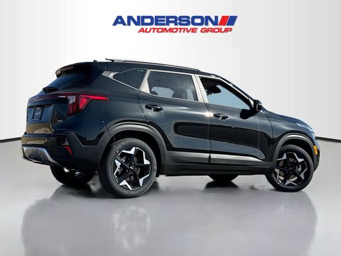 Used 2026 Kia Seltos S AWD/4WD image 2