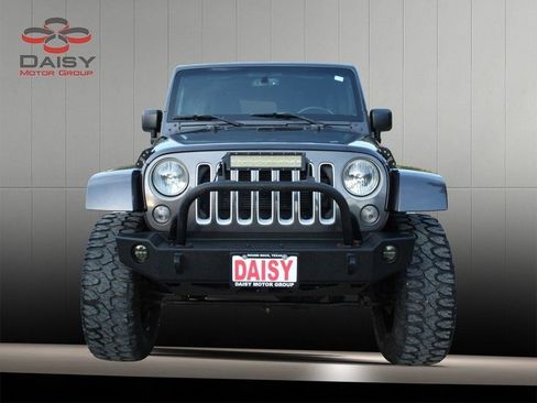 Used 2016 Jeep Wrangler Unlimited Sahara w/ Connectivity Group AWD/4WD image 2
