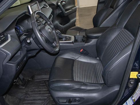 Used 2019 Toyota RAV4 XSE w/ Carpet Mat Package AWD/4WD image 7