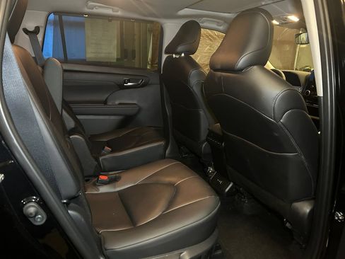 Used 2026 Toyota Highlander XLE AWD/4WD image 19