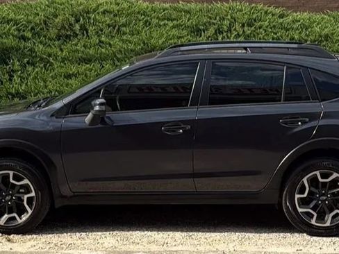 Used 2017 Subaru Crosstrek 2.0i Limited AWD/4WD image 2