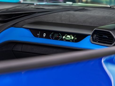 Used 2025 Lamborghini Revuelto AWD/4WD image 46