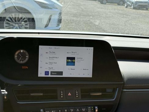 Used 2025 Lexus ES 350 w/ Premium Package FWD image 10