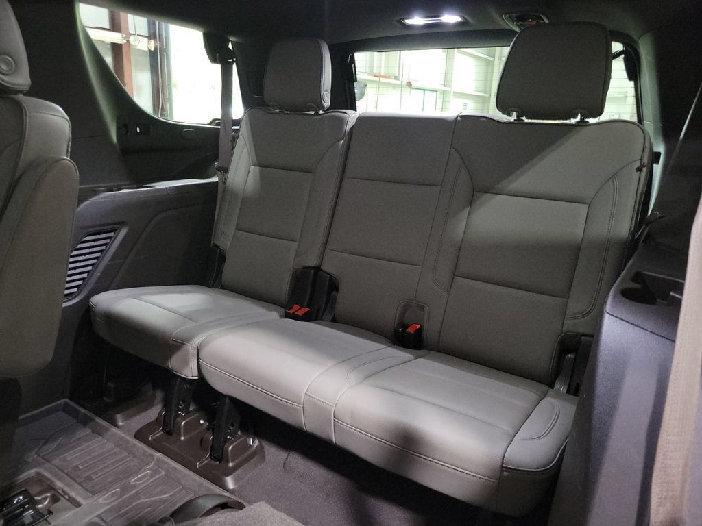 Used 2021 GMC Yukon SLT w/ SLT Premium Package AWD/4WD image 27