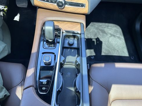 Certified 2024 Volvo XC90 B6 Plus w/ Protection Package Premier image 7