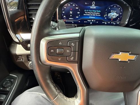Used 2024 Chevrolet Silverado 1500 LTZ AWD/4WD image 41