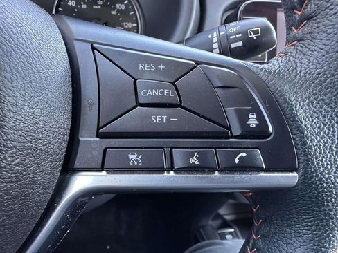 Used 2023 Nissan Kicks SR w/ SR Premium Package FWD image 17