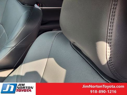 Used 2025 Toyota Camry XSE FWD image 15