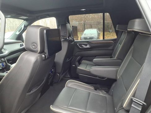 Used 2024 Chevrolet Tahoe Premier w/ Advanced Technology Package image 19