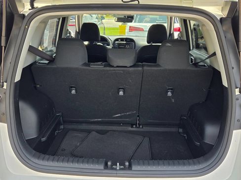 Used 2025 Kia Soul LX w/ LX Technology Package FWD image 12