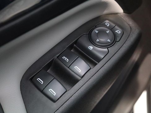 Used 2021 Chevrolet Equinox LS FWD image 10