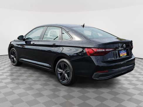Used 2022 Volkswagen Jetta SE w/ Panoramic Sunroof Package FWD image 7