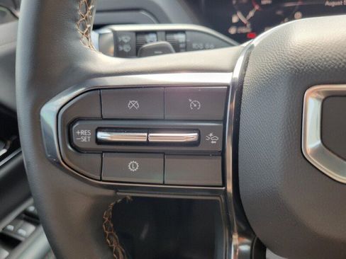 Used 2025 GMC Yukon AT4 w/ AT4 Premium Package AWD/4WD image 20
